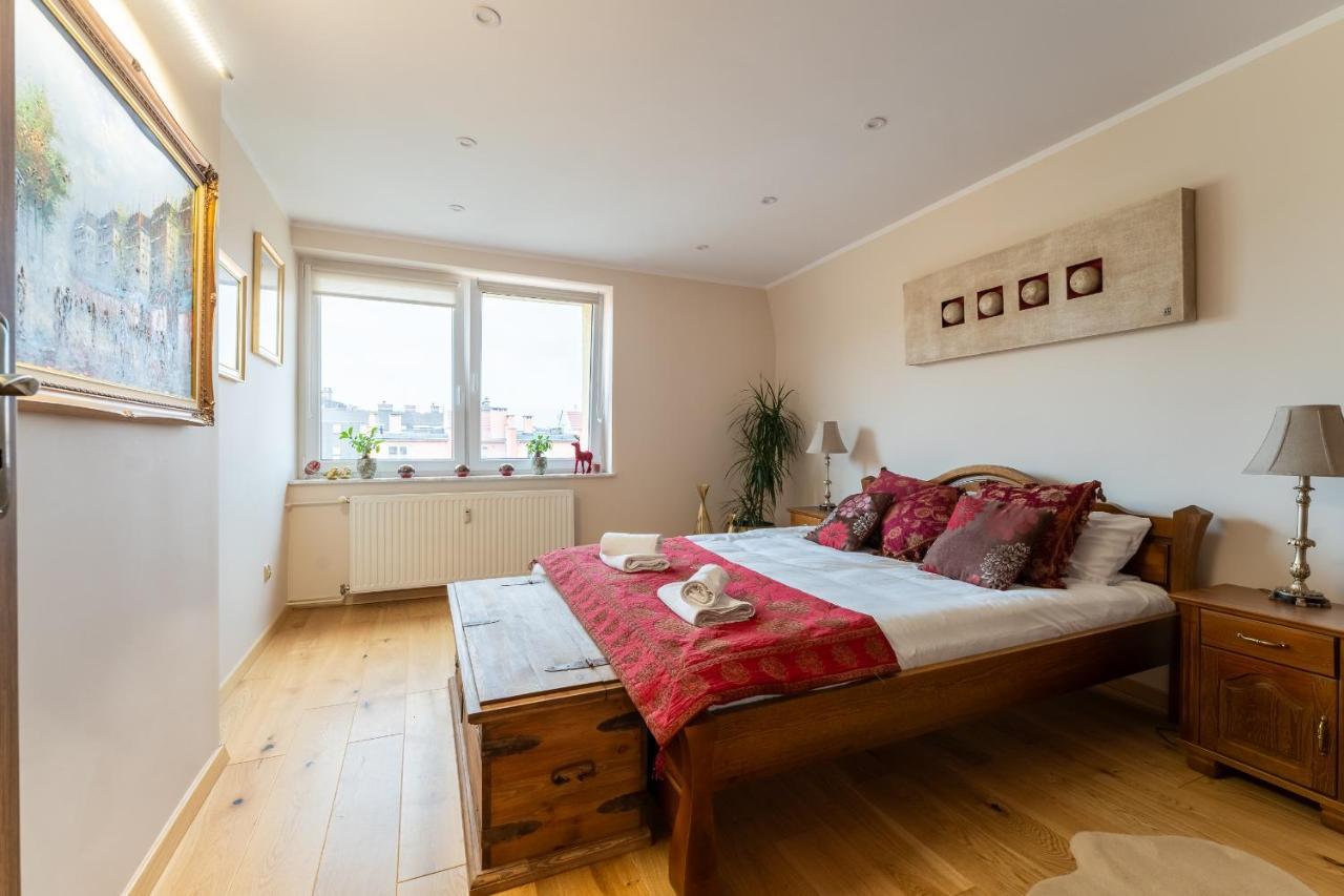 Apartament Zloty Jelonek - 4 Osobowy Na Placu Ratuszowym - Space Apart Jelenia Gora Dış mekan fotoğraf