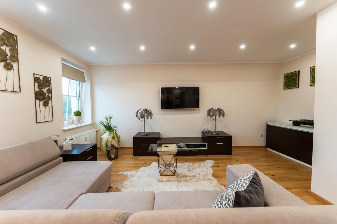 Apartament Zloty Jelonek - 4 Osobowy Na Placu Ratuszowym - Space Apart Jelenia Gora Dış mekan fotoğraf