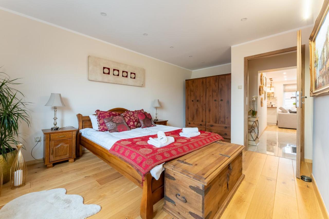 Apartament Zloty Jelonek - 4 Osobowy Na Placu Ratuszowym - Space Apart Jelenia Gora Dış mekan fotoğraf